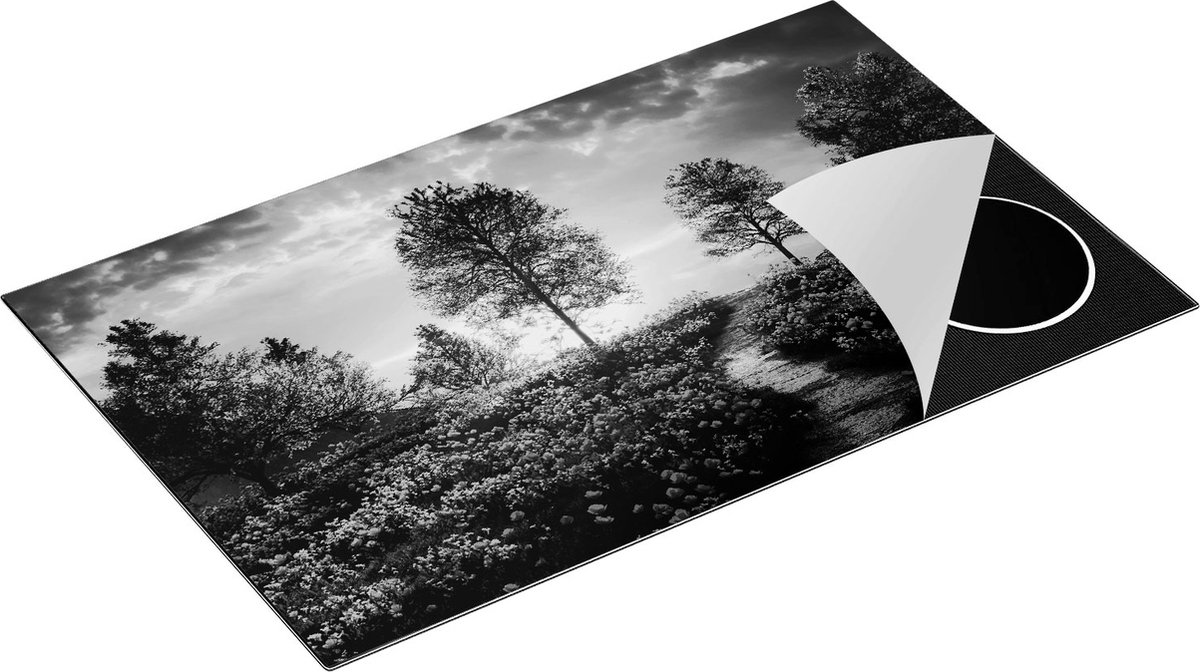 Chefcare Inductie Beschermer Mooi Landschap met Rode Bloemen en Zonsondergang - Zwart Wit - 85x50 cm - Afdekplaat Inductie - Kookplaat Beschermer - Inductie Mat