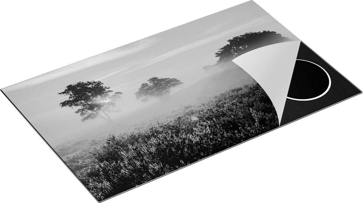 Chefcare Inductie Beschermer Weide in de Veluwe bij Zonsondergang - Zwart Wit - 85x55 cm - Afdekplaat Inductie - Kookplaat Beschermer - Inductie Mat