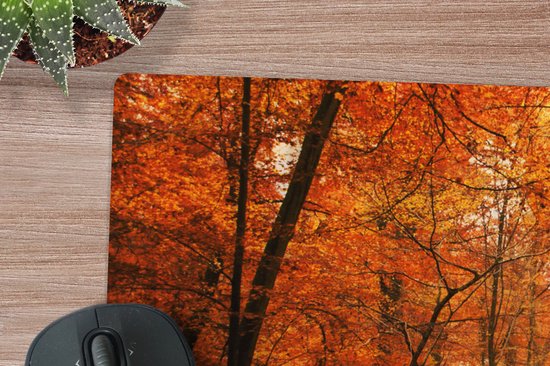 Muismat XXL 80x40 cm - Bureau onderlegger - Bureau mat Een bos met herfstachtige kleuren - Bureaumat - Gaming mousepad xl - Bureaulegger groot - Computer deskmat