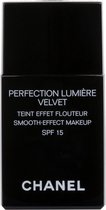 Chanel Perfection Lumière Velvet smooth effect make-up