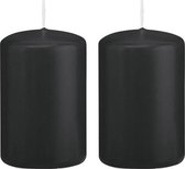 2x Zwarte cilinderkaarsen/stompkaarsen 5 x 8 cm 18 branduren - Geurloze kaarsen - Woondecoraties
