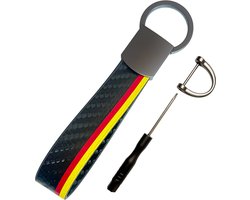 Carbon Look Auto Sleutelhanger - Duitse Vlag - universeel/alle automerken - Keychain Sleutel Hanger Cadeau - Duitsland Auto Accessoires