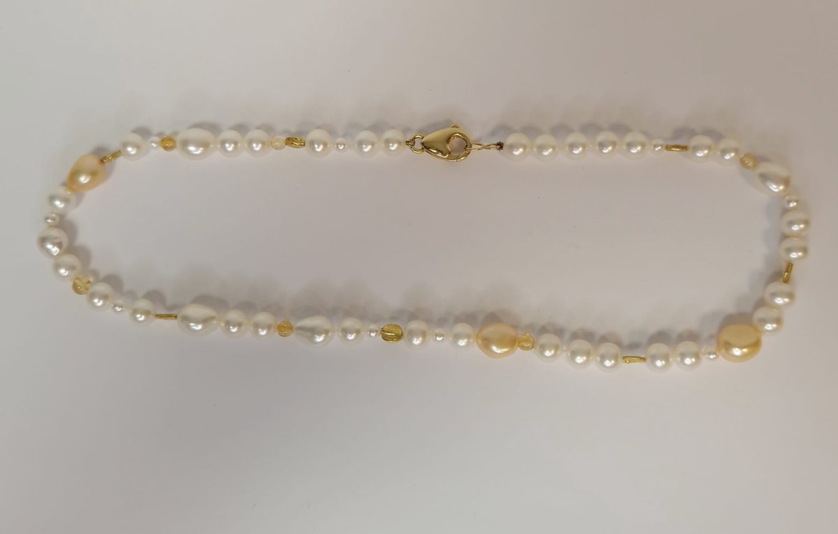Parel ketting – zoetwater - collier – 18 karaat – citrien - ketting – sale juwelier Verlinden St. Hubert van €495,= voor €409,=