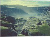 Vlag - Moerassig Landschap met Bergen vol Mist - 40x30 cm Foto op Polyester Vlag