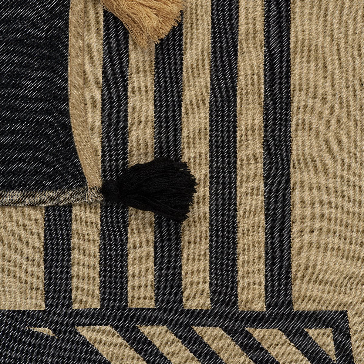 Beliani THAPREK - Plaid - Beige - 130 x 170 cm - Acryl