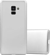 Cadorabo Hoesje geschikt voor Samsung Galaxy A8 2018 in METAAL ZILVER - Hard Case Cover beschermhoes in metaal look tegen krassen en stoten
