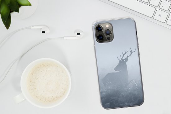 Coque iPhone 12 Pro Max - Cerf - Brouillard - Forêt - Siliconen