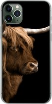Geschikt voor iPhone 11 Pro Max hoesje - Schotse hooglander - Koe - Zwart - Siliconen Telefoonhoesje