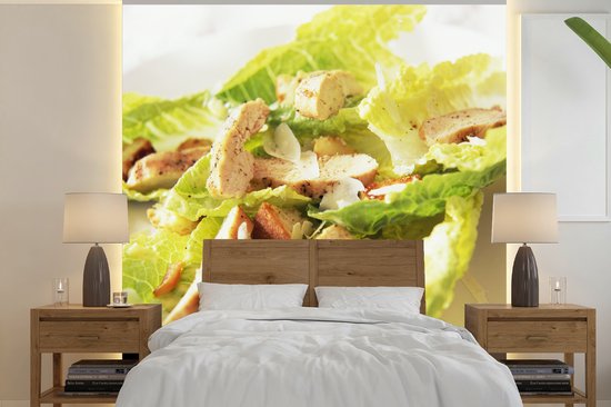Behang - Fotobehang Close-up van een kip caesar salade - Breedte 240 cm x hoogte 240 cm