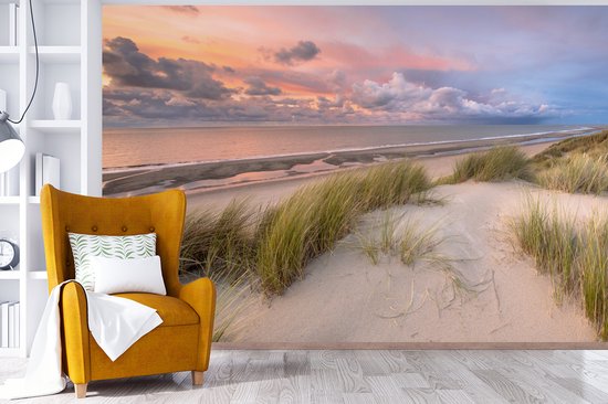 Behang - Fotobehang Strand - Zee - Duin - Nederland - Roze - Breedte 525 cm  x hoogte... | bol