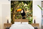 Behang - Fotobehang Vogel - Toekan - Jungle - Natuur - Tropisch - Breedte 165 cm x hoogte 220 cm