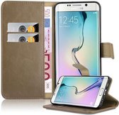 Cadorabo Hoesje geschikt voor Samsung Galaxy S6 EDGE PLUS in CAPPUCCINO BRUIN - Beschermhoes met magnetische sluiting, standfunctie en kaartvakje Book Case Cover Etui