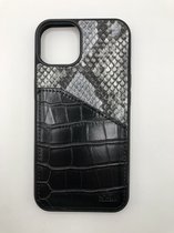 Hoogwaardige Slangenprint Back Cover met pasjes vakje - geschikt voor iPhone 13 - Zwart/Slangenprint