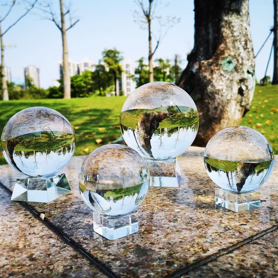 Intirilife Boule De Cristal Verre 80 Mm Avec Support - Idéale Pour Photographie, Méditation Et Décoration