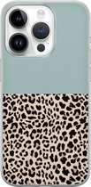 Leuke Telefoonhoesjes - Hoesje geschikt voor iPhone 14 Pro - Luipaard mint - Soft case - TPU - Luipaardprint - Blauw