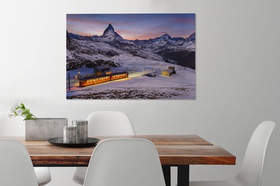 Peintures sur toile - Train à travers le paysage enneigé en Suisse au lever du soleil - 90x60 cm - Décoration murale