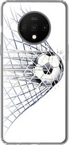 Geschikt voor OnePlus 7T hoesje - Een illustratie van een voetbal die het doel in gaat - Jongetjes - Meisjes - Kids - Siliconen Telefoonhoesje