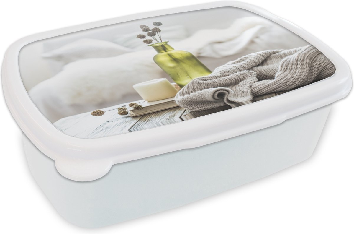 Broodtrommel Wit - Lunchbox - Brooddoos - Decoratie - Trui - Stilleven - 18x12x6 cm - Volwassenen