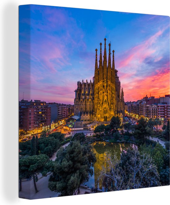 Peintures sur toile - Coucher de soleil derrière la Sagrada Familia en Espagne - 50x50 cm - Décoration murale