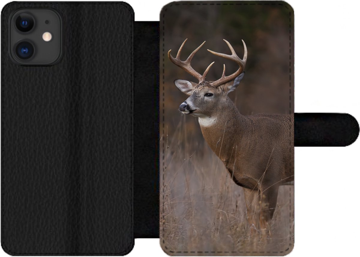 Telefoonhoesje Geschikt voor iPhone 12 Pro telefoonhoesje - Herfst - Hert - Gras - Natuur - Dieren - Met vakjes - Wallet case met magneetsluiting