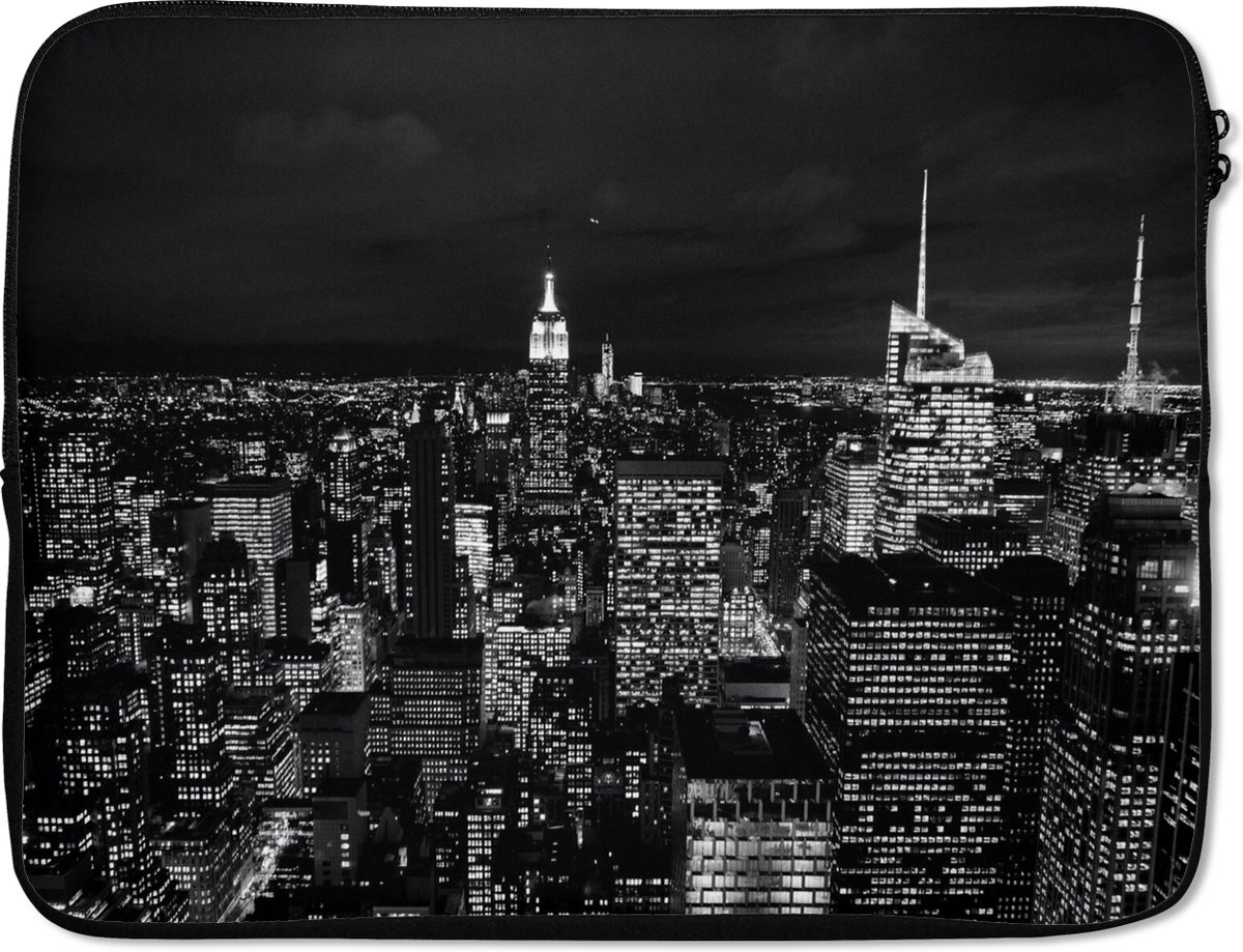 Laptophoes 15.6 inch - Skyline - Zwart - Wit - New York - Amerika - Laptop sleeve - Binnenmaat 37x26 cm - Zwarte achterkant