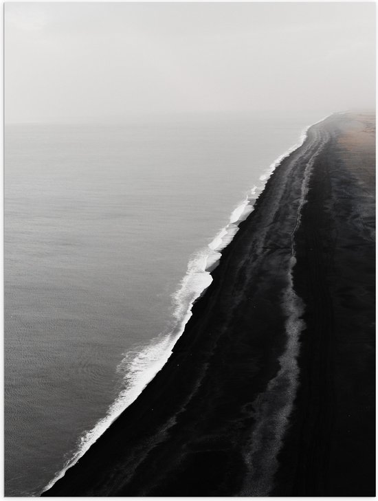 WallClassics - Poster (Matte) - Zwart Beach with Waves - 60x80 cm Photo sur Papier Poster d'aspect Mat