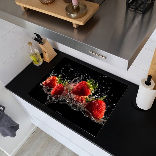 KitchenYeah® Protection plaque induction 70x55 cm - Fraise - Eau - Fruit - Rouge - Protege plaque de cuisson - Couvre plaque induction - Protecteur d'induction - Cuisine