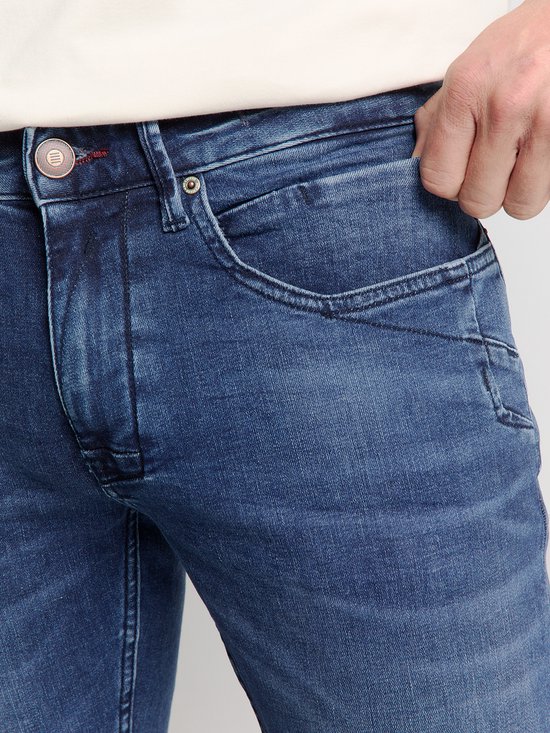 Tapered fit jeans