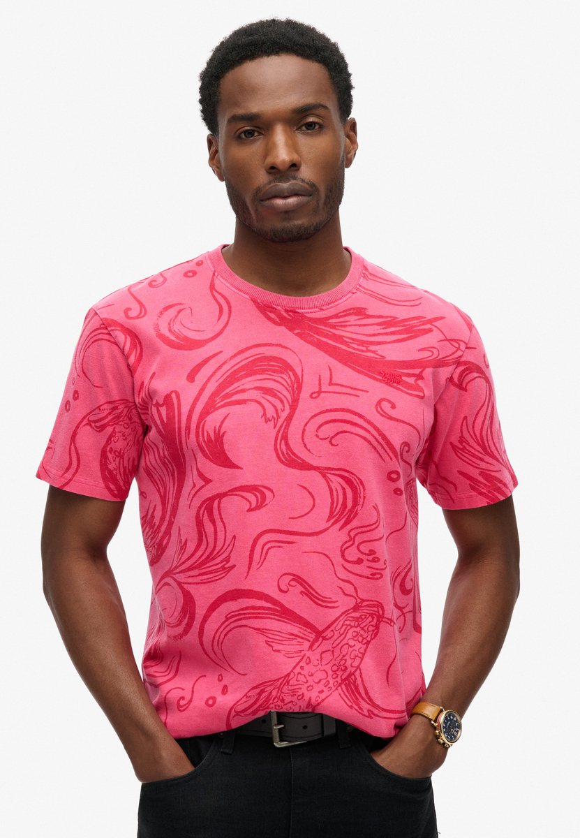 Superdry T-shirt Vintage Overdye Printed Tee M1011891a Fuchsia Mannen Roze