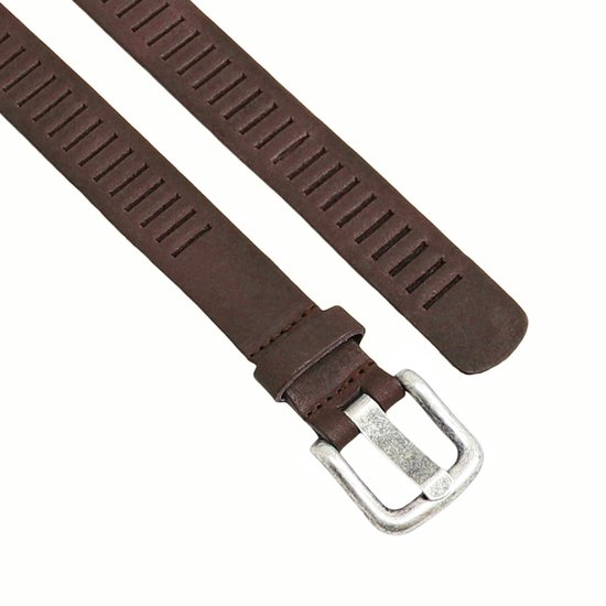 Donkerbruine leren riem met rechthoekige gaatjespatroon en metalen gesp.