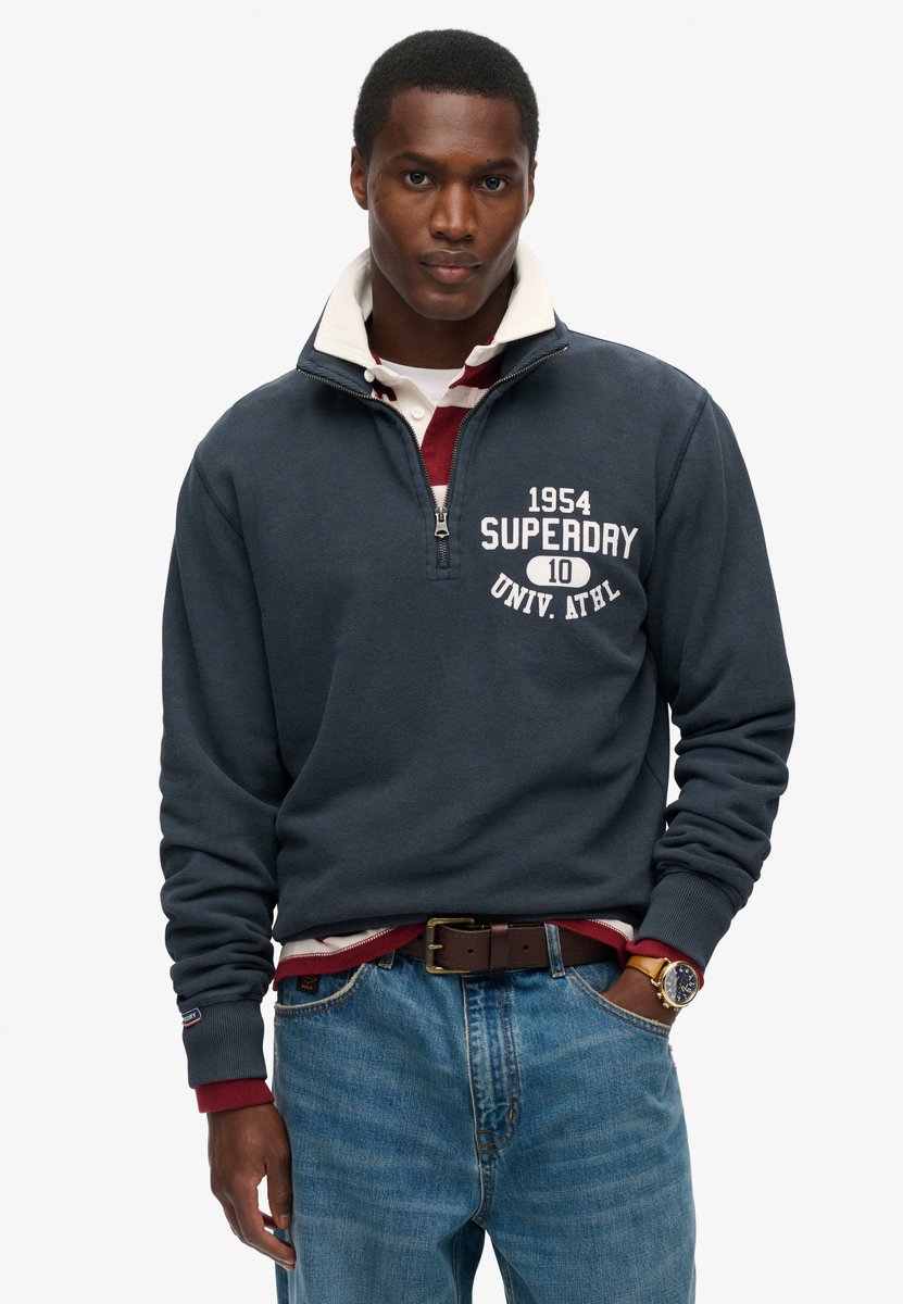 Superdry Track & Field trui met halve rits en afbeelding Heren Truien Marineblauw