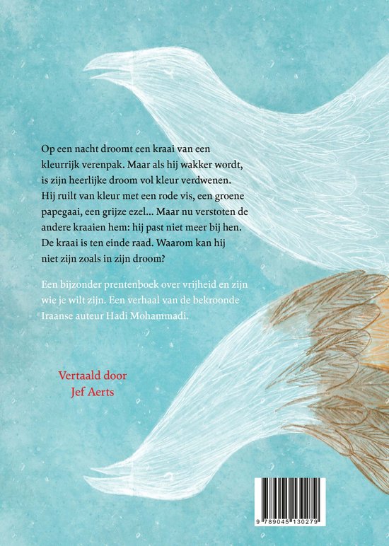 Illustratie van een kraai die wegvliegt met een kleurrijke veer van een pauw. Op de achtergrond twee witte vogels.