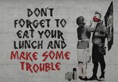Fotobehang - Vlies Behang - Graffiti Banksy Trouble - Straatkunst - Muurschildering - 312 x 219 cm