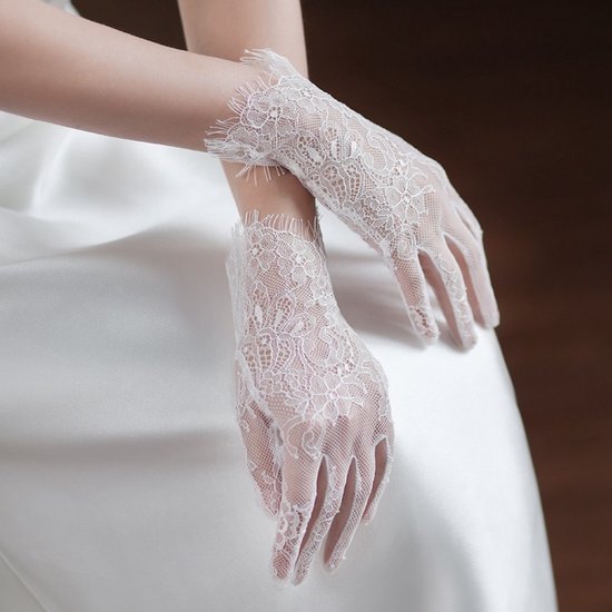 Gants de mariée en filet de kanten blanche élégants et délicats : parfaits  pour la... | bol