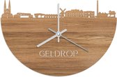 Skyline Klok Geldrop Eikenhout - Ø 40 cm - Stil uurwerk - Wanddecoratie - Meer steden beschikbaar - Woonkamer idee - Woondecoratie - City Art - Steden kunst - Cadeau voor hem - Cadeau voor haar - Jubileum - Trouwerij - Housewarming - WoodWideCities