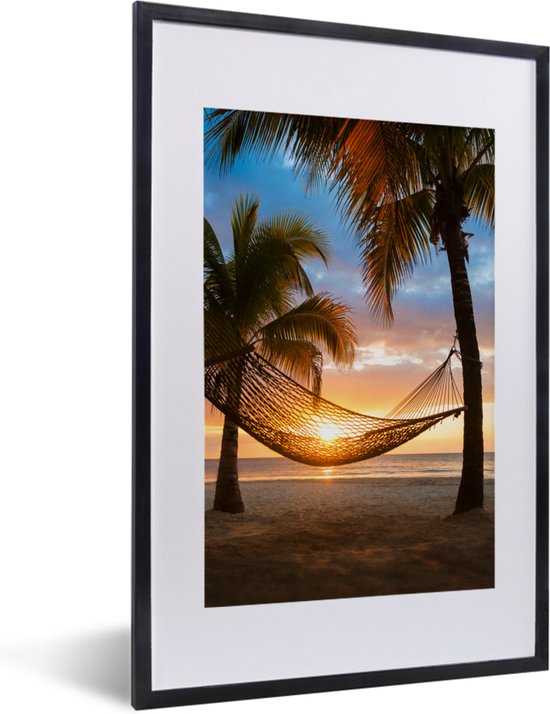 Photo en cadre - Iles des Caraïbes avec une plage et un hamac cadre photo noir avec passe-partout blanc 40x60 cm - Affiche sous cadre (Décoration murale salon / chambre) / Mer et plage