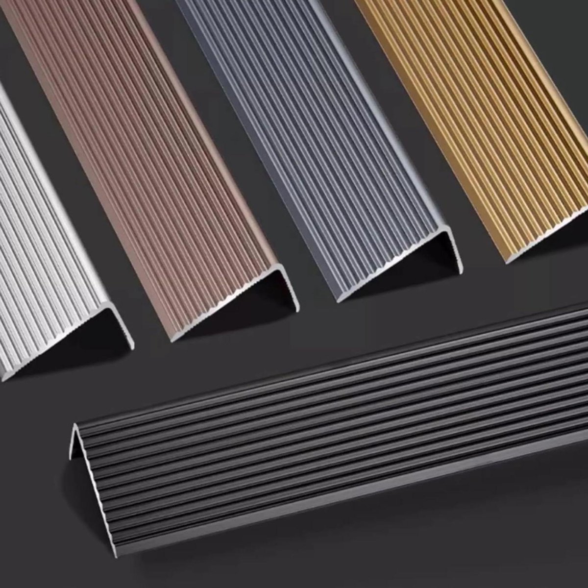 Traprandrand - Hoekbescherming muur - Tegels afwerken - Aluminiumlegering - 90 cm - Goud