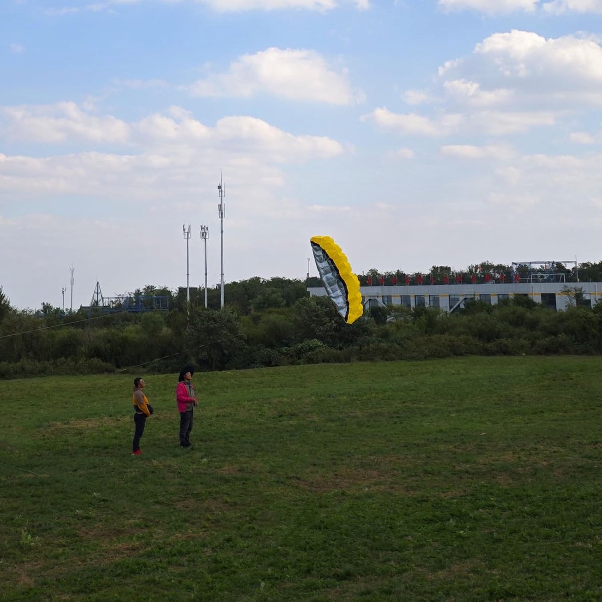Tweelijns Vlieger - Stuntvlieger Kinderen - Vliegeren Buiten - Zonder Frame - 250 cm - Geel