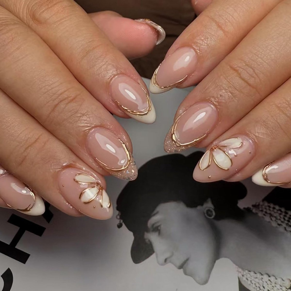 Kunstnagels - Opdruk nagels - Feestelijke look - Frans bloemdesign - 24 stuks - Wit goud