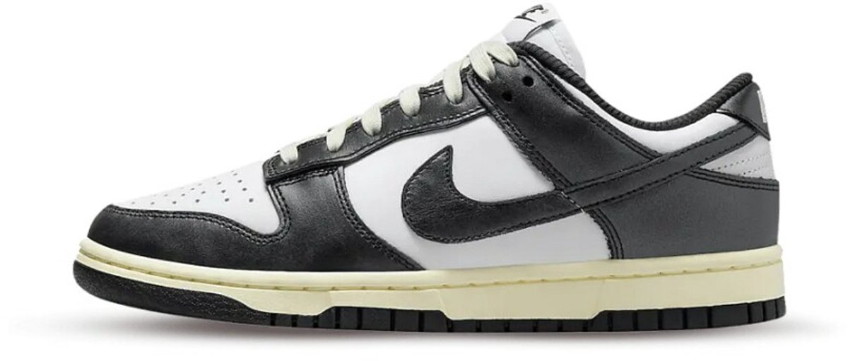 Nike Dunk Low PRM ‘Vintage Panda’ . Wit