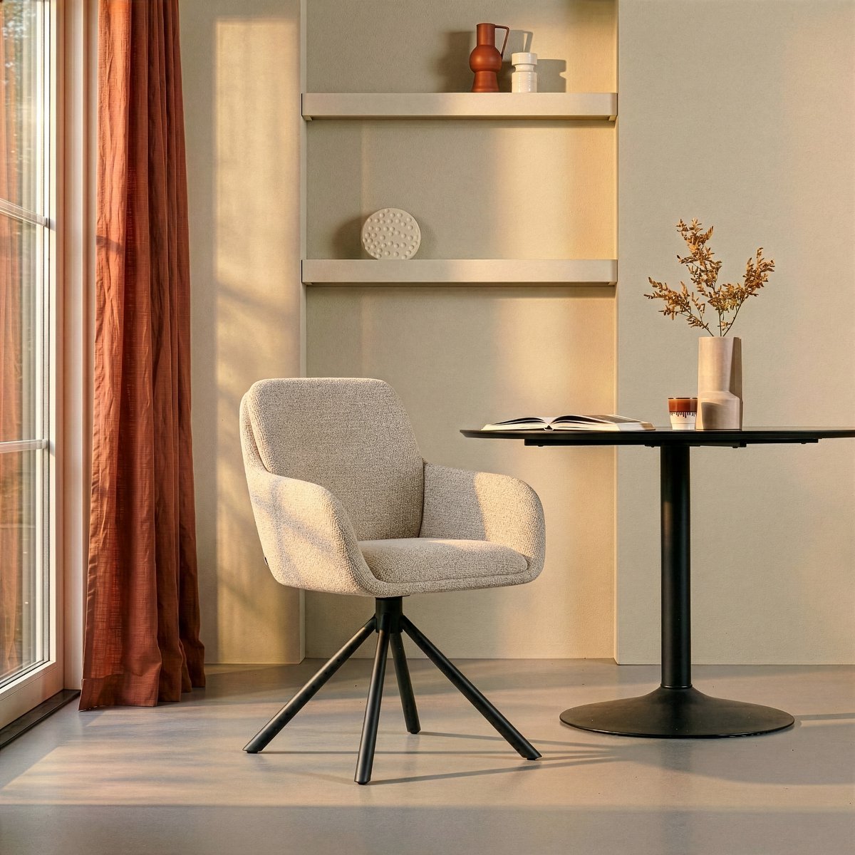 Woonexpress Eetkamerstoel Genk Taupe - Stoffen Armstoel - Draaibaar ARS Beige/Creme/Taupe