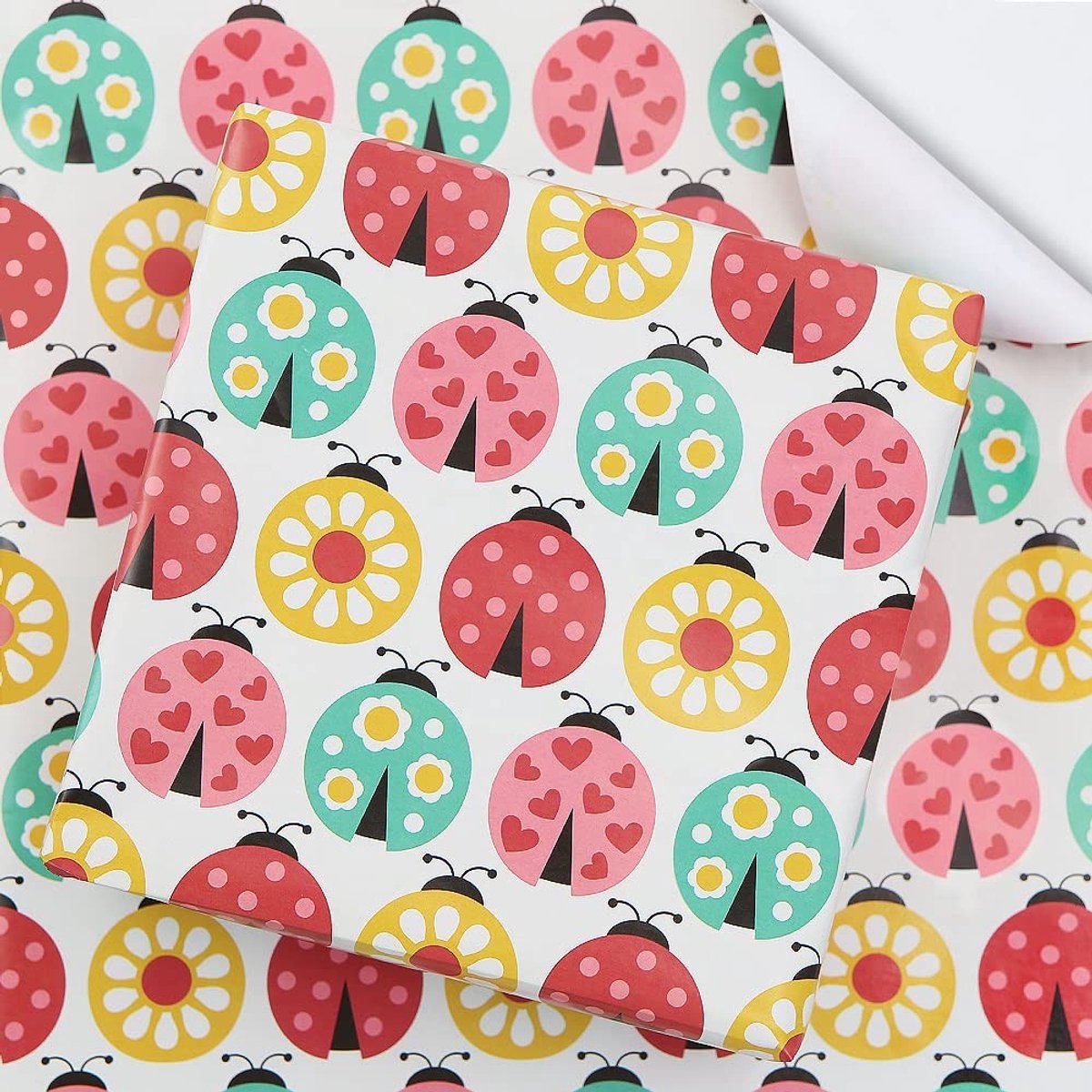 Dailygoods- Cadeaupapier Lieveheersbeestjes - Verjaardagscadeaupapier - Cadeaupapier voor Kinderen - 4 Vellen 50 x 70 cm - Uniek Design - Geluksbrenger - Inpakpapier