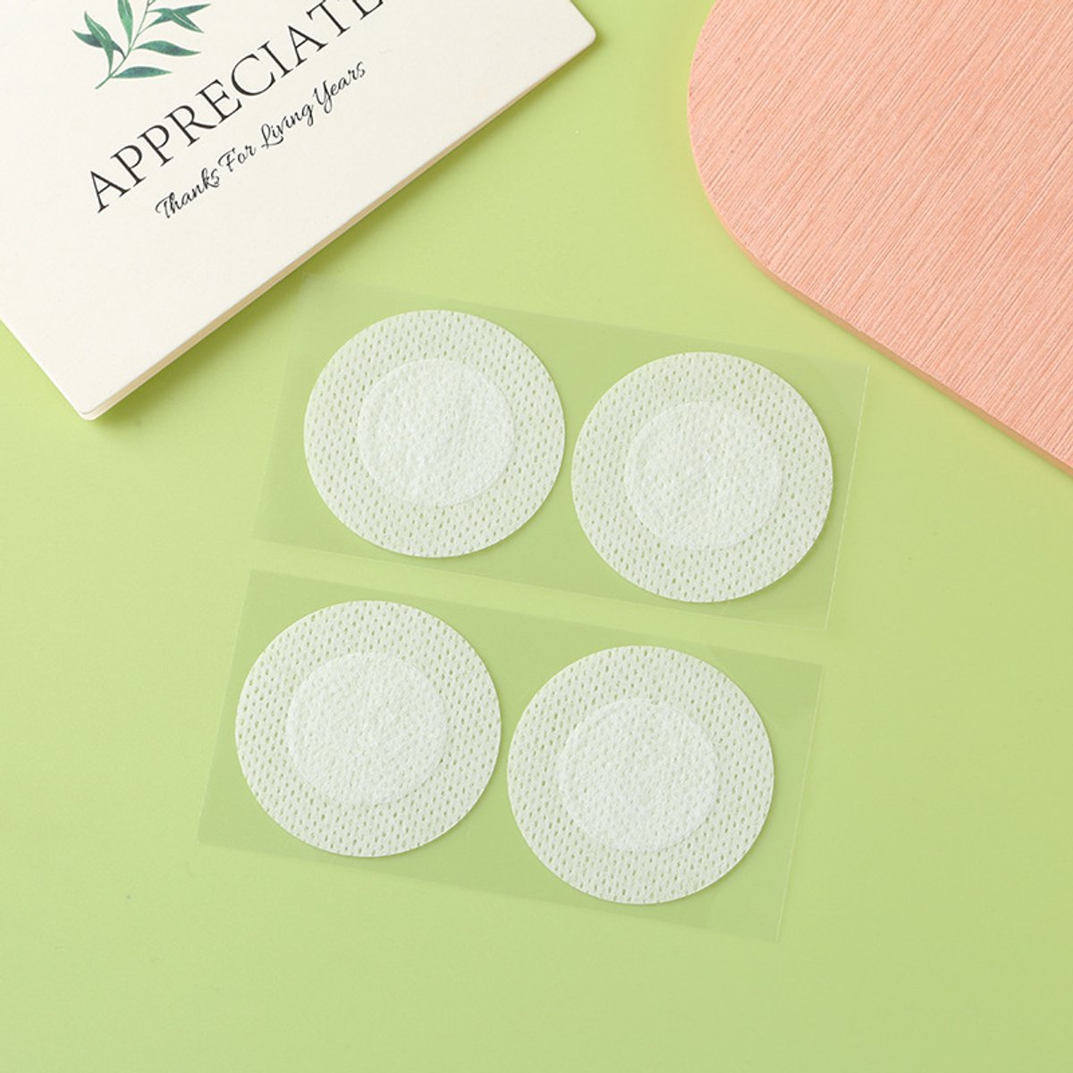100 Paar (totaal 200 pleisters) — Onzichtbare tepelbedekkers — Ademende wegwerppleisters — 35 mm diameter — Zelfklevend & waterbestendig — Ideaal voor ultramarathons & duursporten — Wit