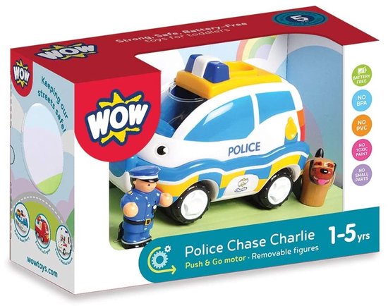 Verpakking van speelgoedpolitieauto Chase Charlie, met een blauw-witte auto, politieagent en hond.