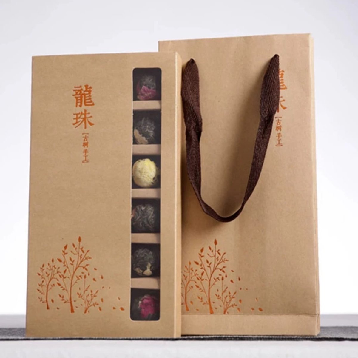 Luxe Bloeiende Thee Cadeauset - 18 Handgebonden Theebolletjes - 6 Variëteiten Groene Thee met Bloemen - Blooming Tea Giftbox