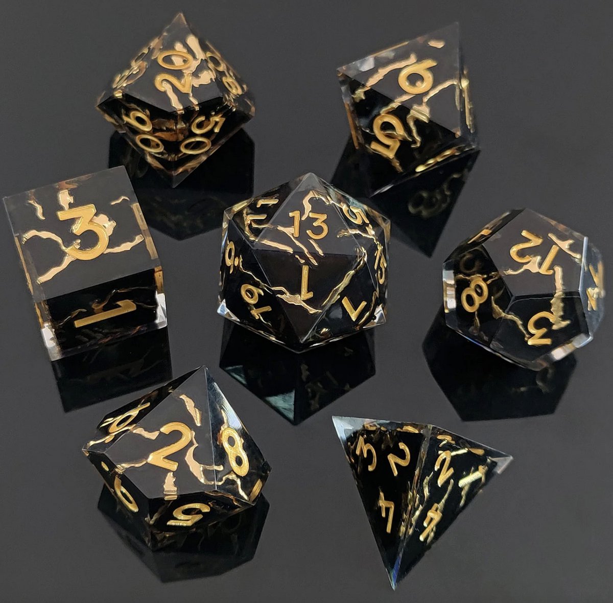 Joya Dice® Polydice Dobbelsteen Set geschikt voor rollenspellen zoals Dungeons and Dragons D&D DnD | Dobbelstenen Set | Dice Set | Resin 7 Stuks Set | Incl. Luxe Opbergdoos | Black Lightning