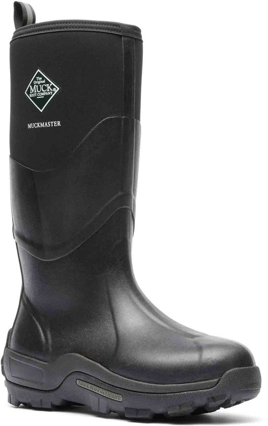 Zwarte Muckmaster laars met groen logo van Muck Boot Company, van voren.