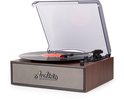 Retro platenspeler met houtlook, zilverkleurige speaker en doorzichtige kap. Een vinylplaat draait.