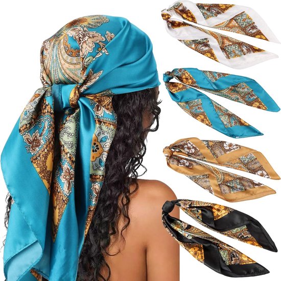 Een vrouw met krullend haar draagt een grote blauwe sjaal met paisley-print als hoofddoek. Rechts vier aparte sjaals.