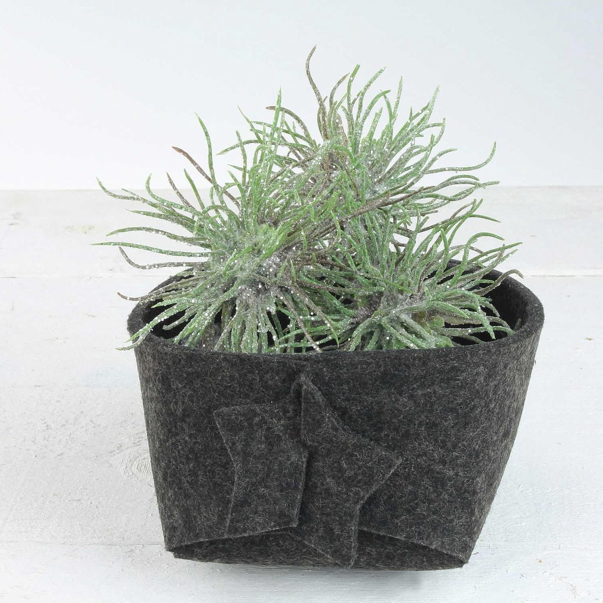 Set van 3 elegante donkergrijze vilten kommen met sterren voor het inpakken van kerstcadeaus, decoratieve opbergmanden en stijlvolle accessoires — cadeau in Wonen & Interieur - foto 3